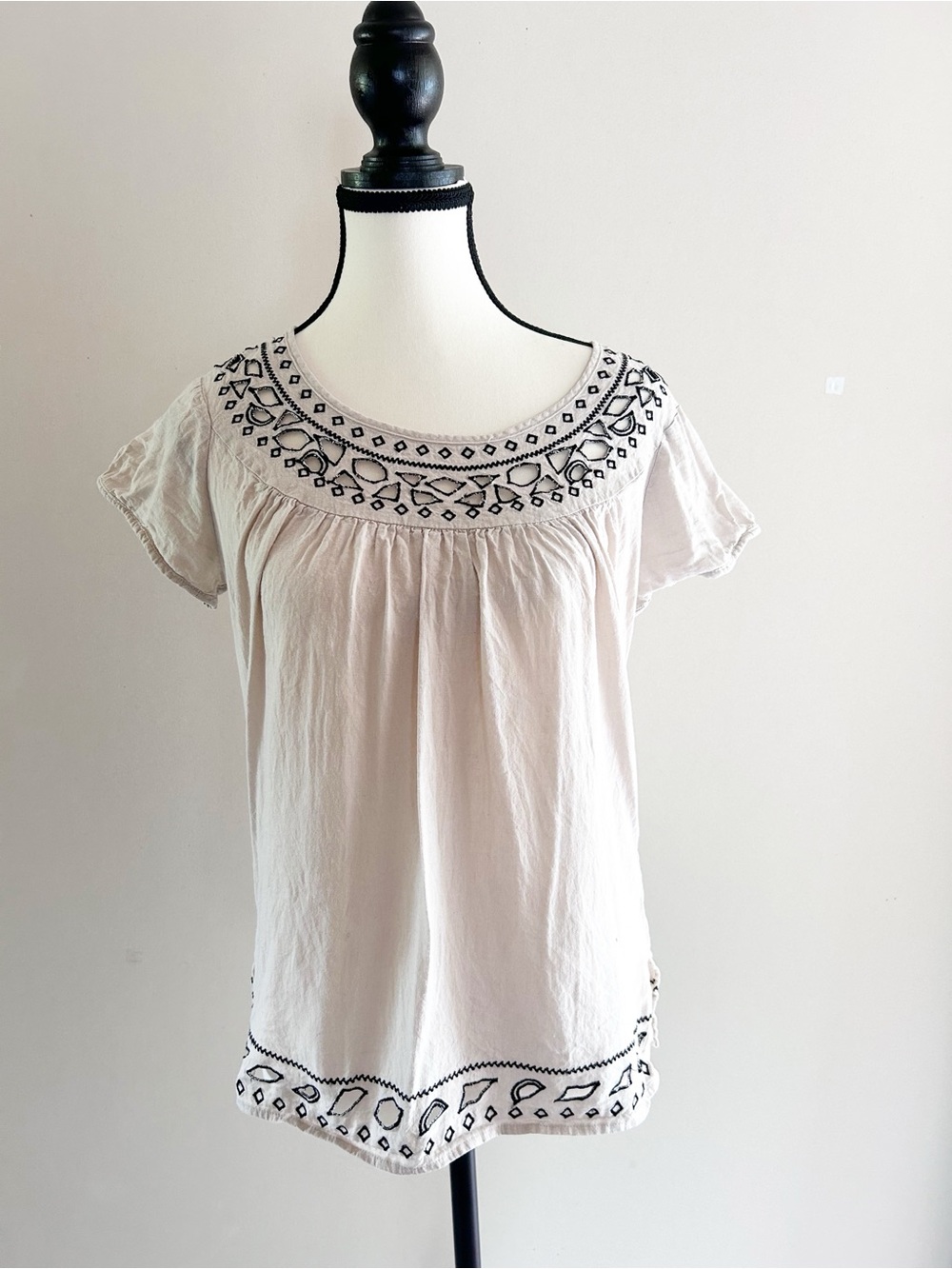 Marina Luna Cream Scoop-Neck Top with Black Embroidery Linen-blend Small